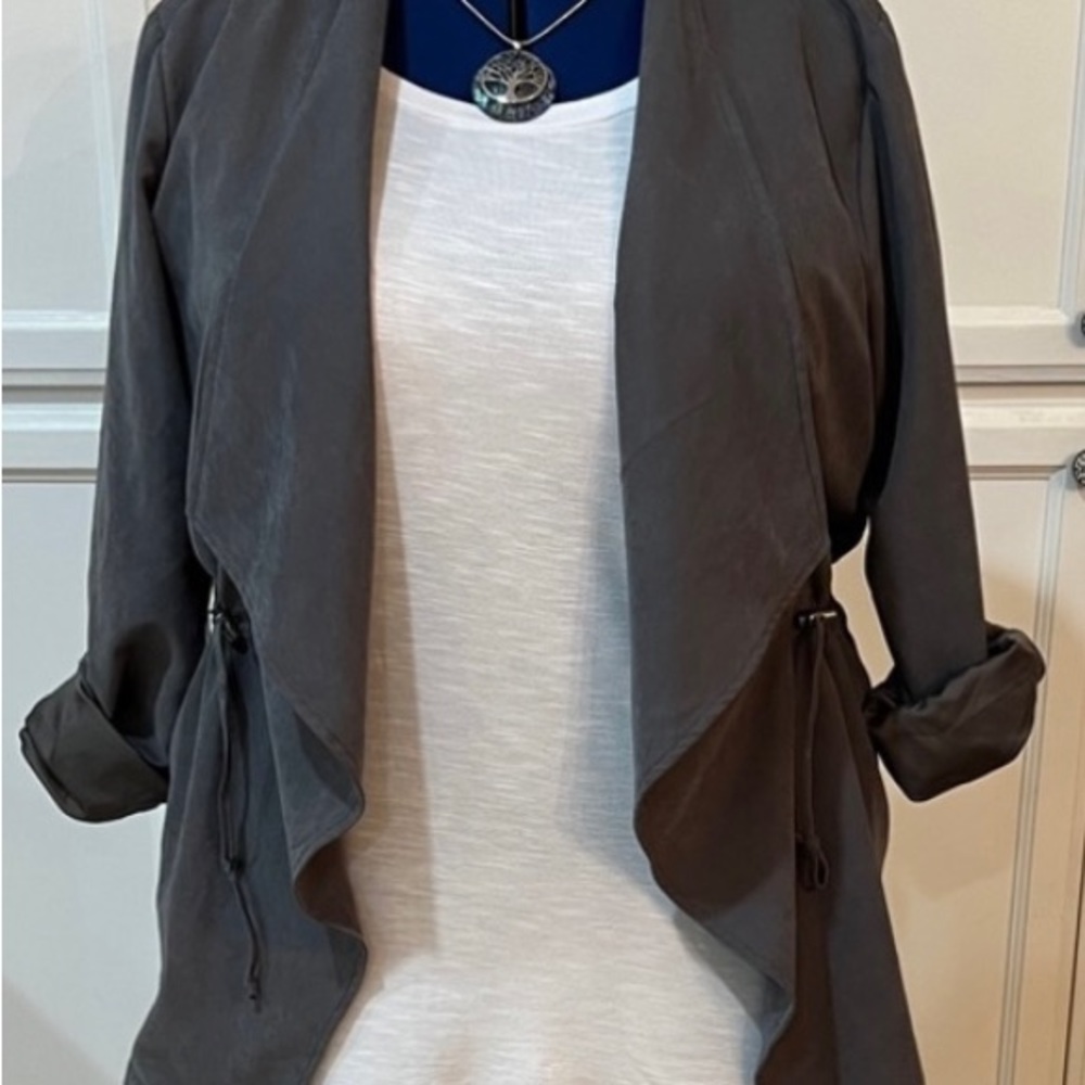 Maurices women’s blazer. Gray, suede like material, cinches at waist. Pre loved.